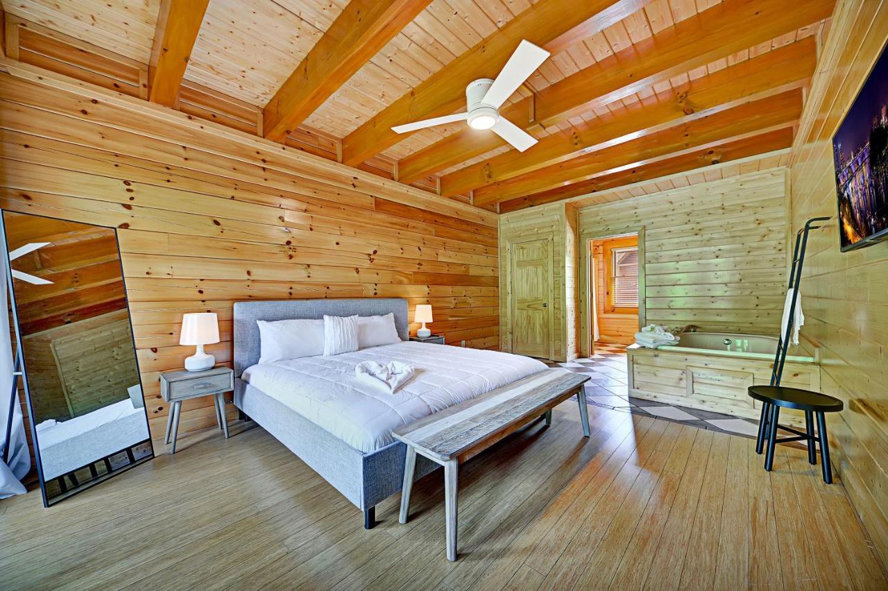 Gorgeous Large Mountain View Cabin W Hot Tub, Free Wifi, Games Villa Сивиървил Екстериор снимка